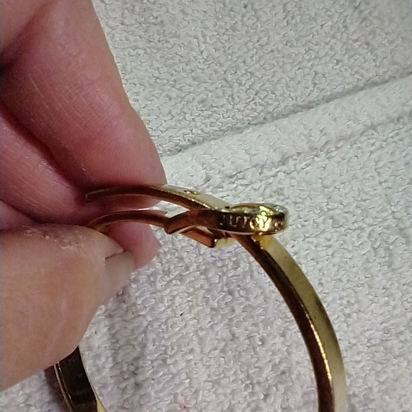 Goldtone juicy couture belt buckle crystal hinged bracelet - Picture 5 of 8